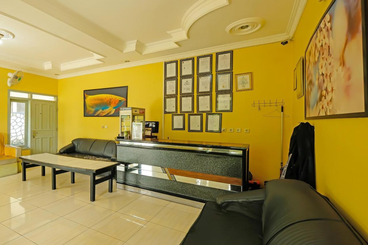 Oyo 92483 Hotel Kirana 살라티가 외부 사진