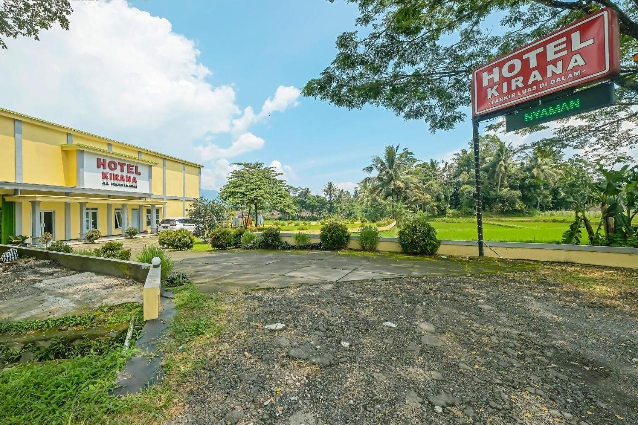 Oyo 92483 Hotel Kirana 살라티가 외부 사진